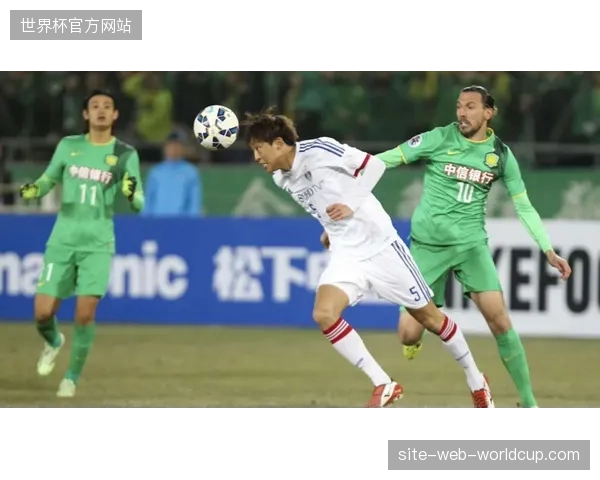 本赛季联赛格局剧变,广东与辽宁两大豪强均无缘常规赛前四,深圳队则跃升至第三名 本赛季联赛格局剧变,广东与辽宁两大豪强均无缘常规赛前四,深圳队则跃升至第三名